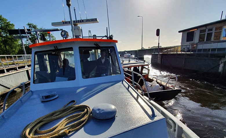 Safetyboat.nl verzorgt scheepvaartbegeleiding bij sluis Terherne